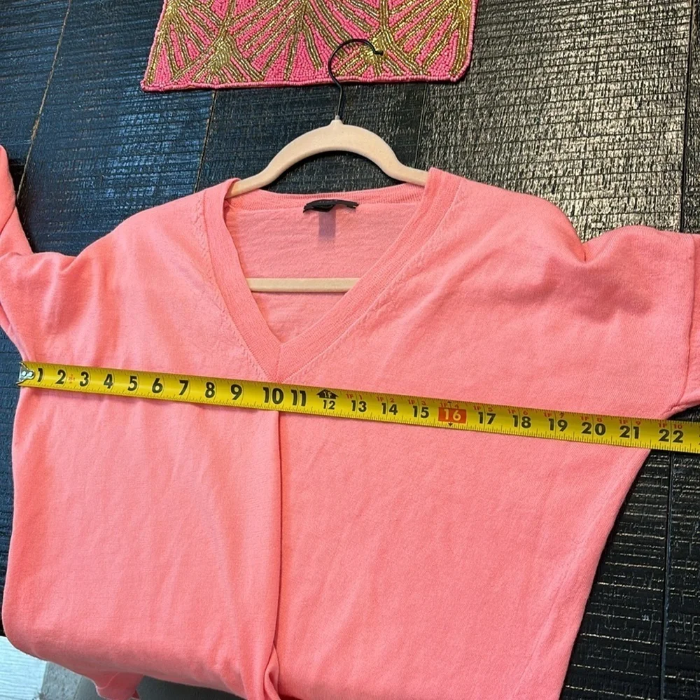 J. Crew 100% Merino Wool V-Neck Lightweight Pullover Sweater size XS